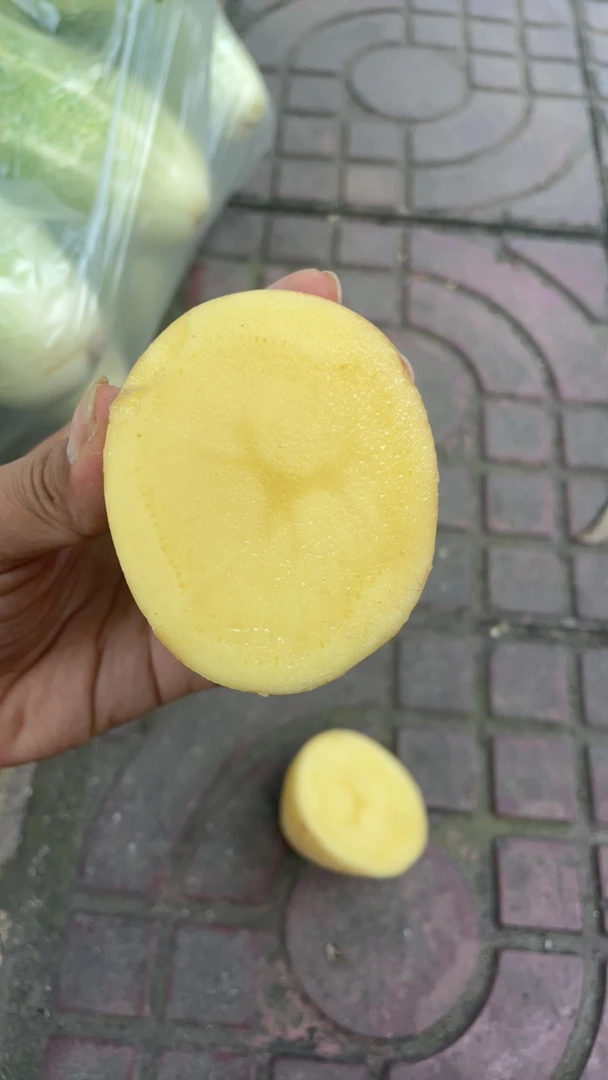 黄心土豆乡村农家土货 新鲜采摘生鲜 黄心土豆