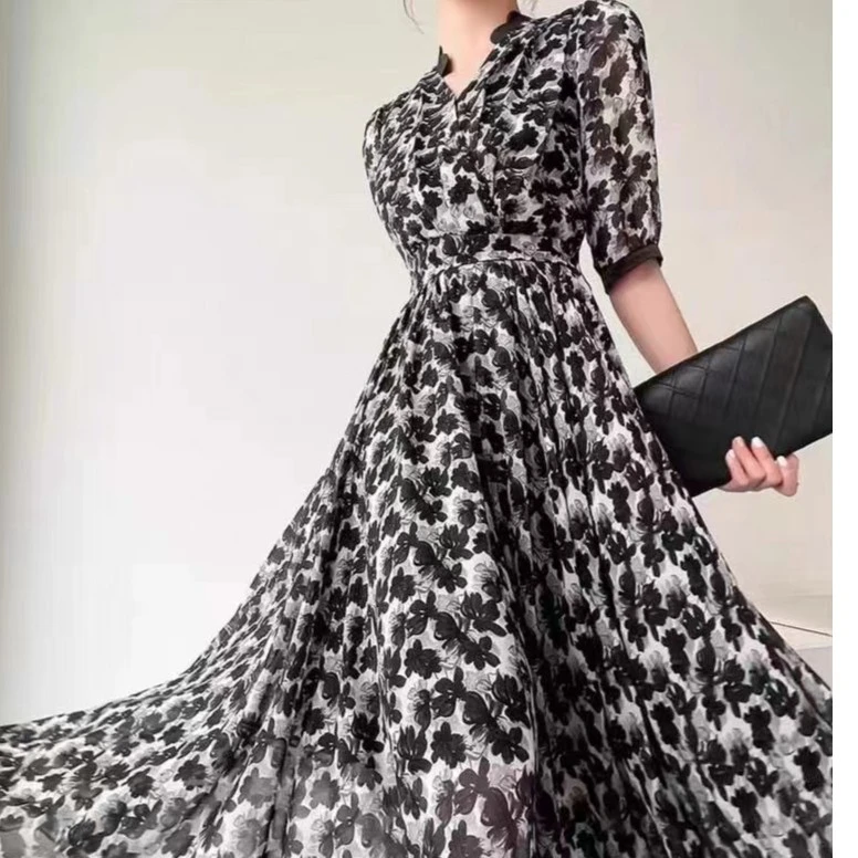 2025夏季新品时尚遮肉女装连衣裙印花气质百搭长裙优雅大气Z0041