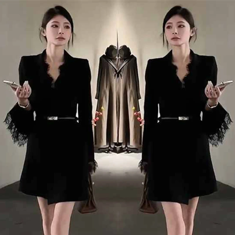 【密】【送腰带】时尚西装2025秋季款V领蕾丝拼接收腰显瘦小黑裙1842