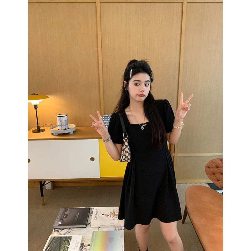 李潇洒微胖大码赫本风方领连衣裙女夏大码法式抽褶收腰显瘦长裙子