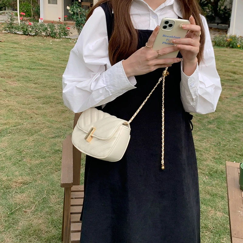 2025夏小众个性新款女包包洋气百搭白色小香风时尚链条单肩斜挎包