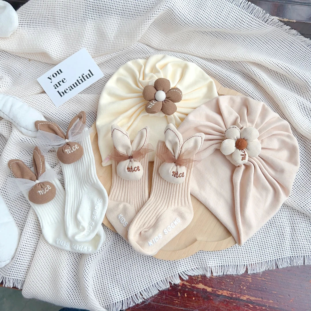 时尚童装宝宝卡通兔子胎帽袜子新生儿套装新生婴儿女童夏装套装