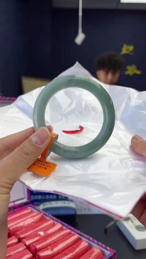 【闪购商品】翡翠手镯未镶嵌6手镯