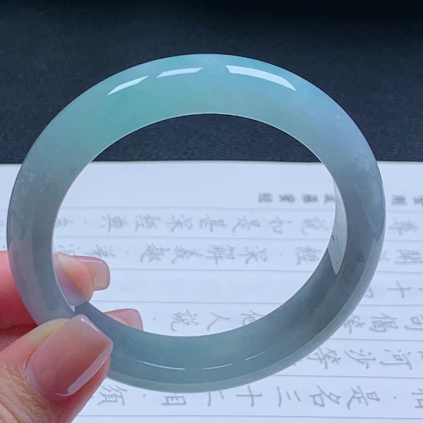 57圈天然翡翠A货老坑冰糯种天空蓝底正圈手镯048女款冰透宽边