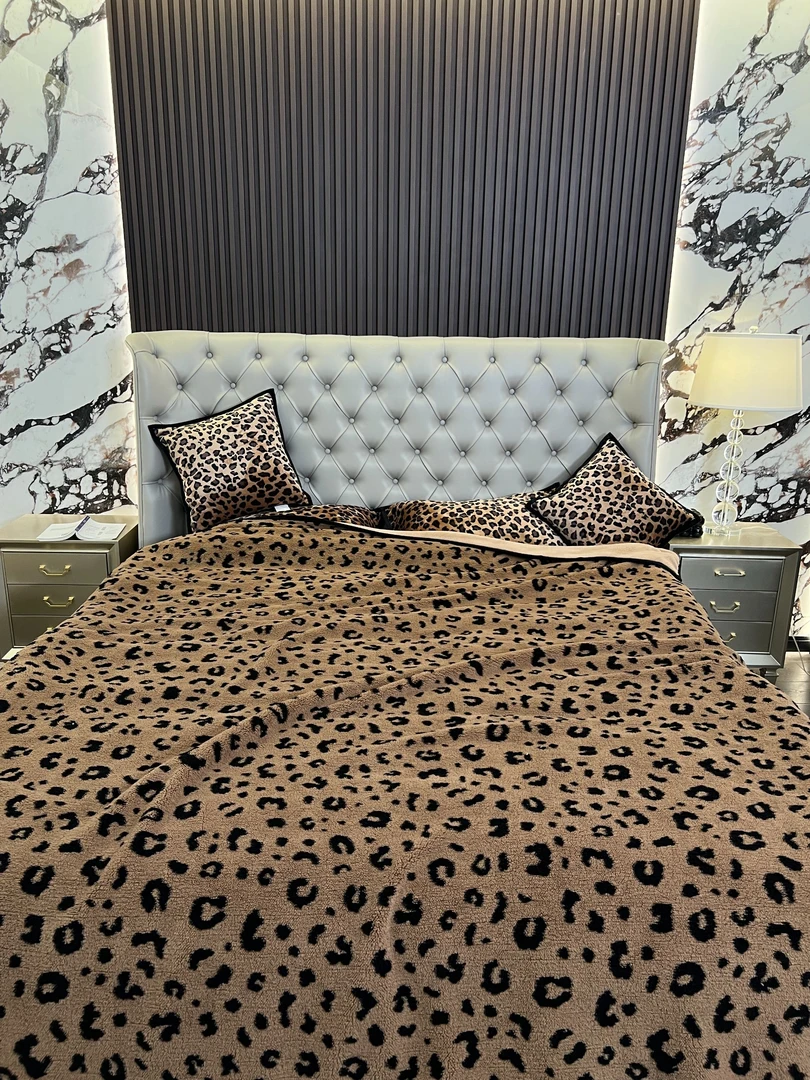 时尚豹纹双层加绒加厚绒毛毯居家性感轻奢绒毯被亲肤保暖奶绒盖毯