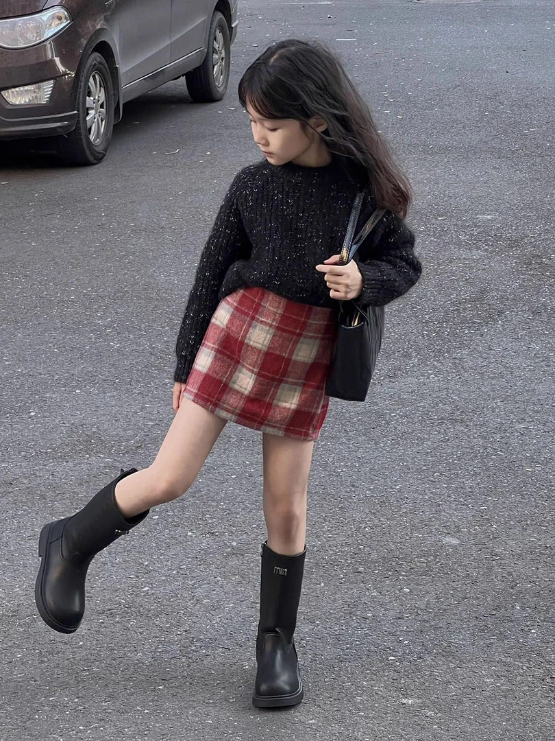 韩国童装秋冬新款黑色针织毛衣女宝宝洋气上衣红色格子半裙潮