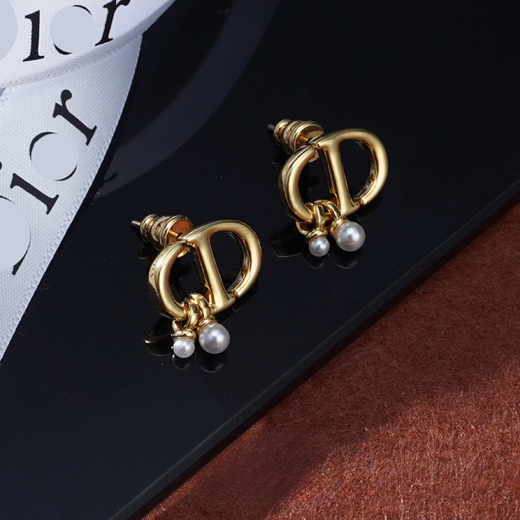 铜合金耳饰  精致耳钉简约百搭时尚款DTA1004