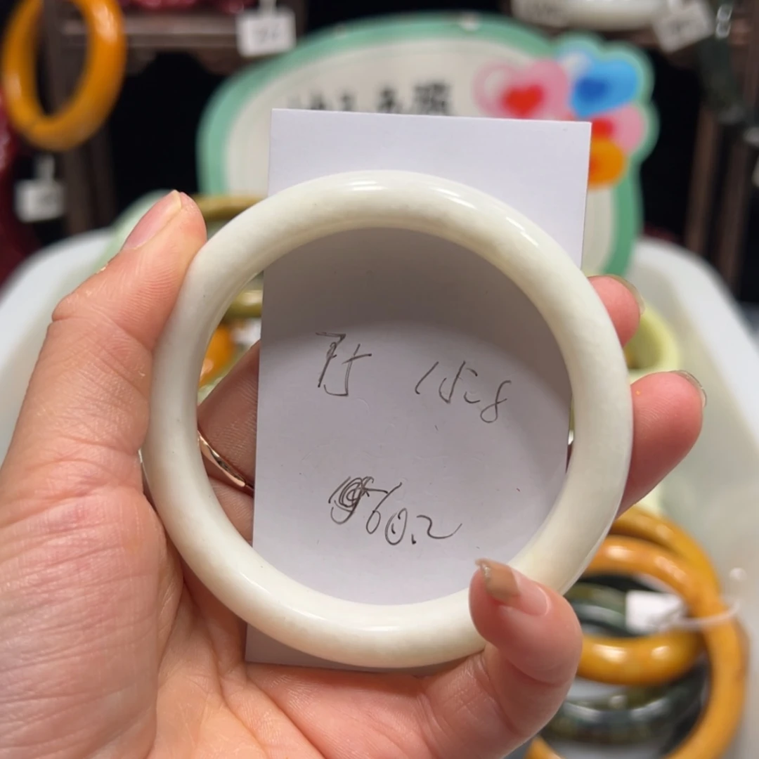 【闪购商品】蛇纹石玉手镯未镶嵌M****女