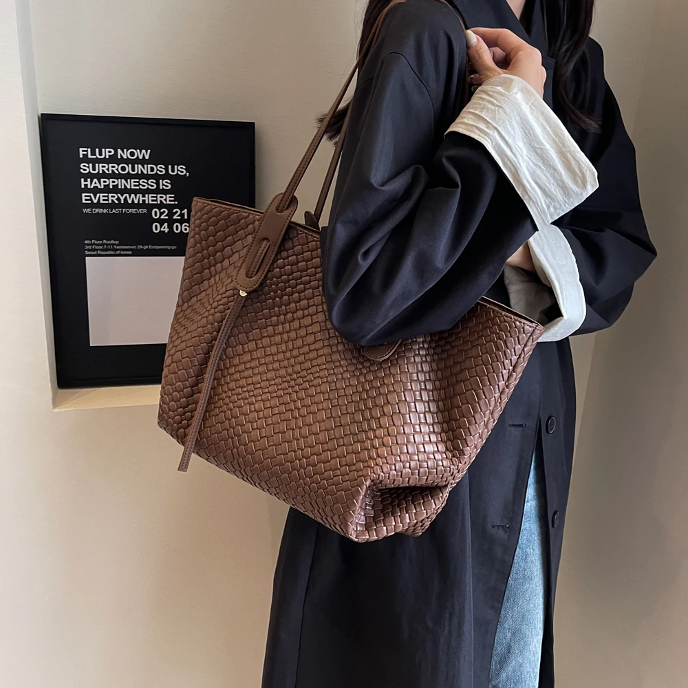 高级感百搭通勤大容量包包女2024新款秋冬上班休闲单肩托特包大包