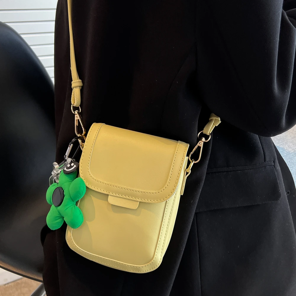 今年流行包包女夏2024新款爆款时尚质感单肩手机包竖款可爱斜挎包