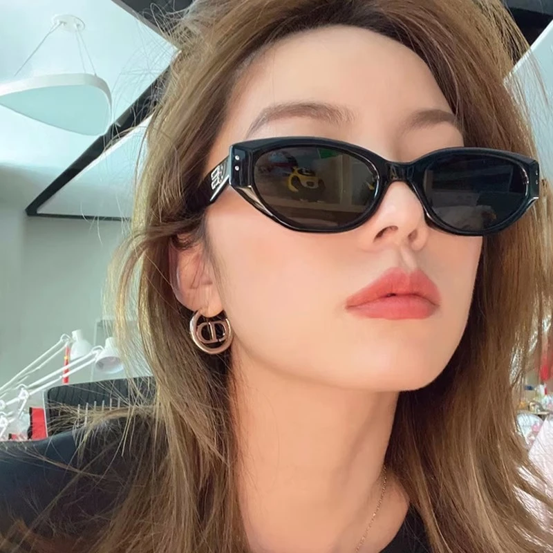 百搭个性黑色窄框墨镜女科技感配饰太阳镜高级感欧美时尚眼镜拍照