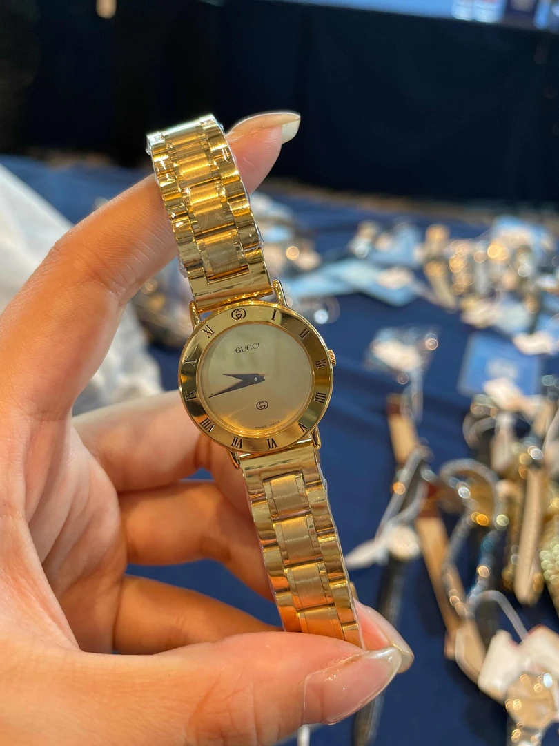95新 GUCCI/古驰 石英腕表25mm/公价18999/WH5239 表展