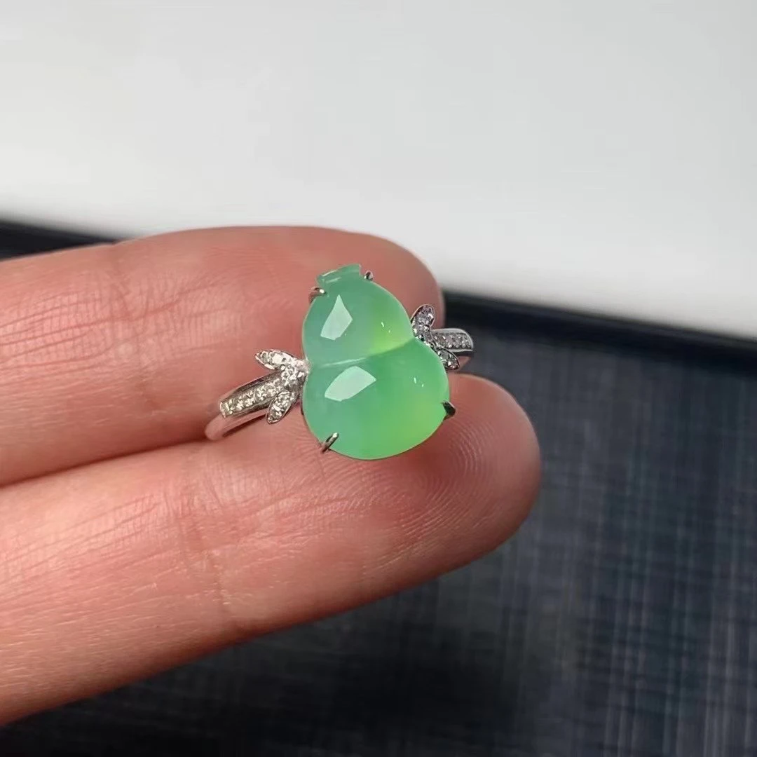 缅甸天然a货翡翠18k金钻镶嵌冰绿葫芦戒指 a5圈口13