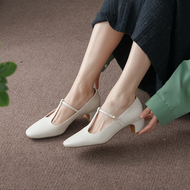 林印象英伦复古丁字扣带高跟鞋方头粗跟浅口单鞋女简约通勤鞋
