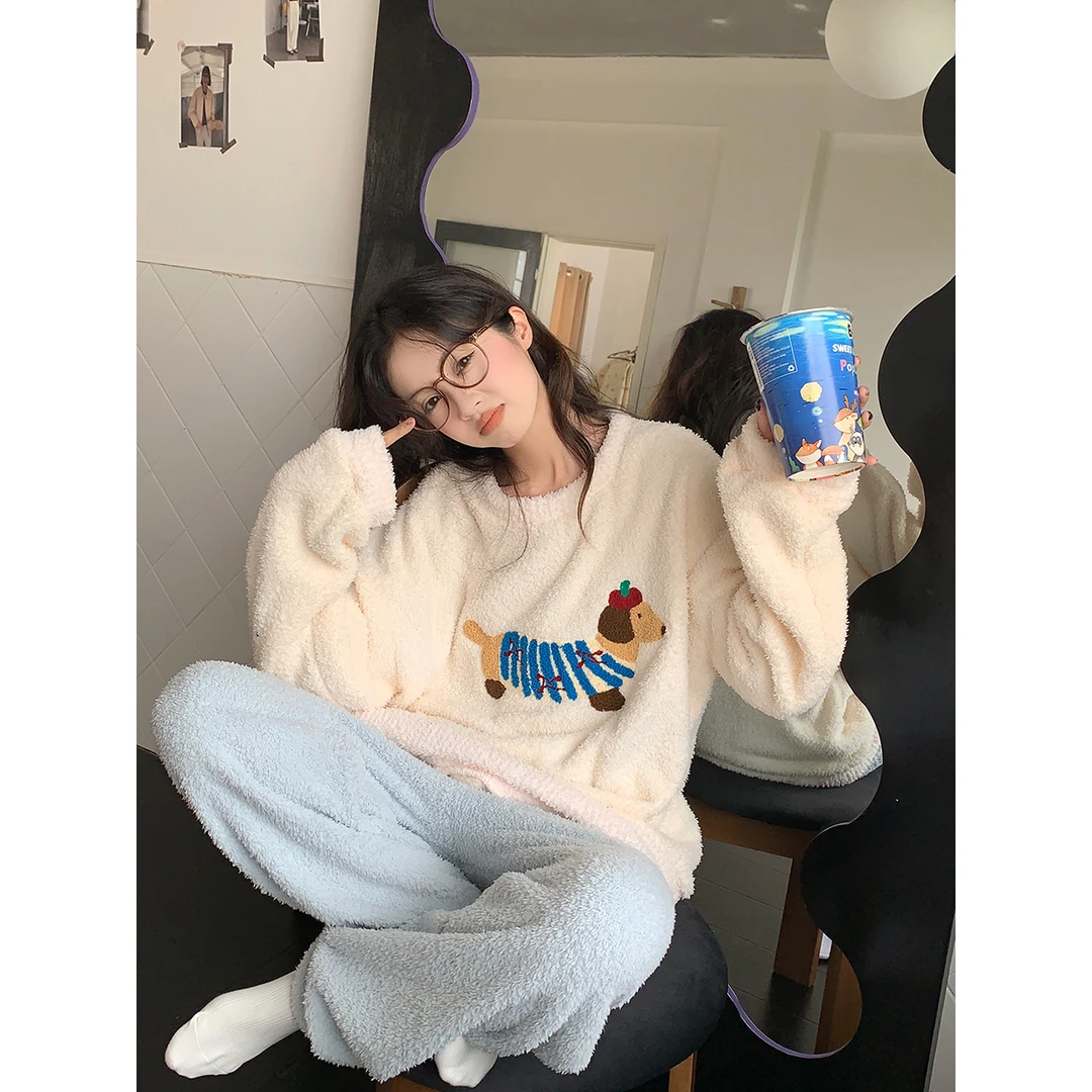 2024年韩版可爱卡通小狗珊瑚绒睡衣女秋冬休闲保暖家居服可外穿