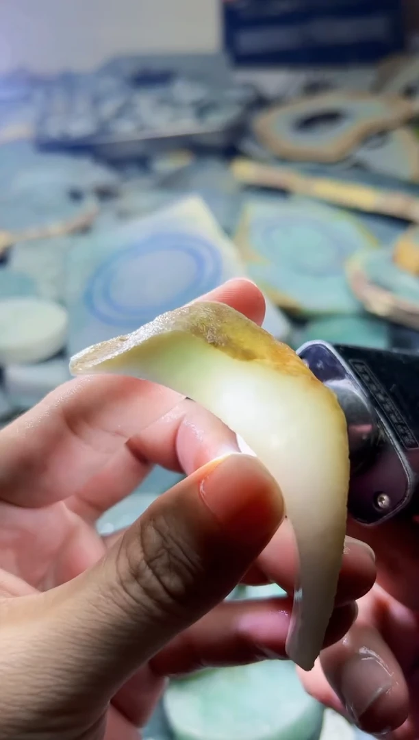 【闪购商品】翡翠颈饰未镶嵌翡翠料子76