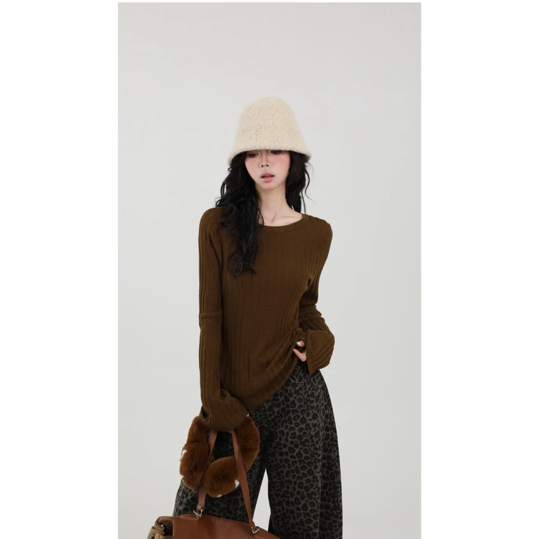 【兔兔】现货秋季新款小众设计感破洞长袖针织衫上衣女百搭显瘦2109