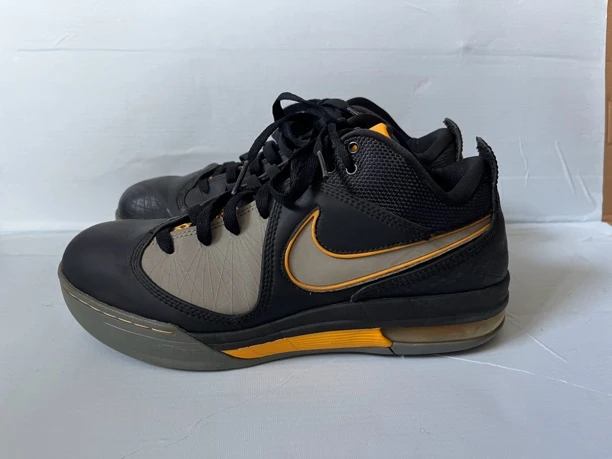 42.5码 耐克低帮篮球鞋 Nike Air max 黑黄