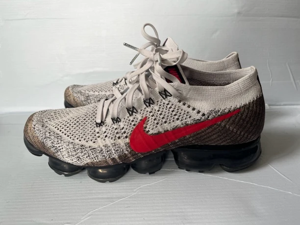 43码 耐克低帮跑步鞋 Nike vapormax 男款黑灰红 公价3795