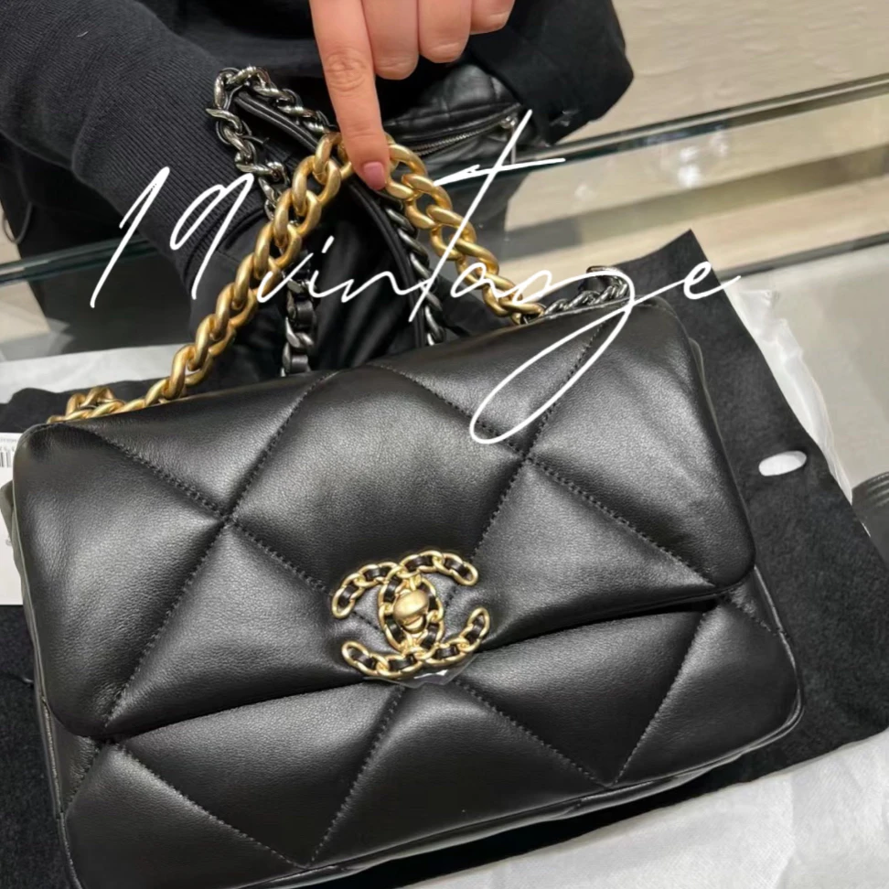 全新未使用 Chanel/香奈儿 香奈儿黑金芯片小号19bag