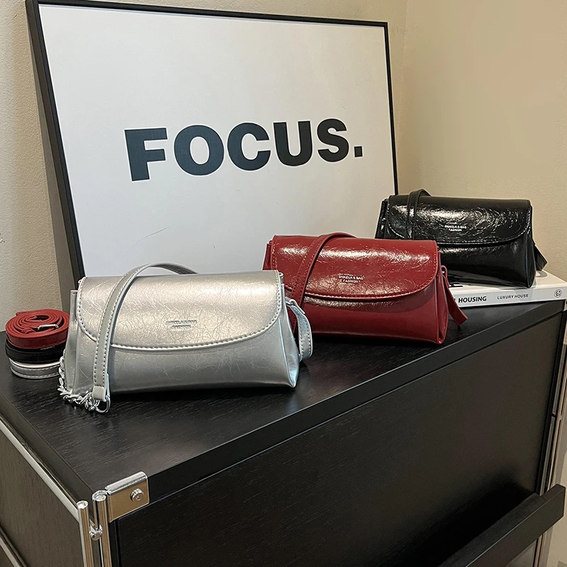 高级感单肩腋下小包包女2024新款时尚百搭斜挎包爆款大容量枕头包