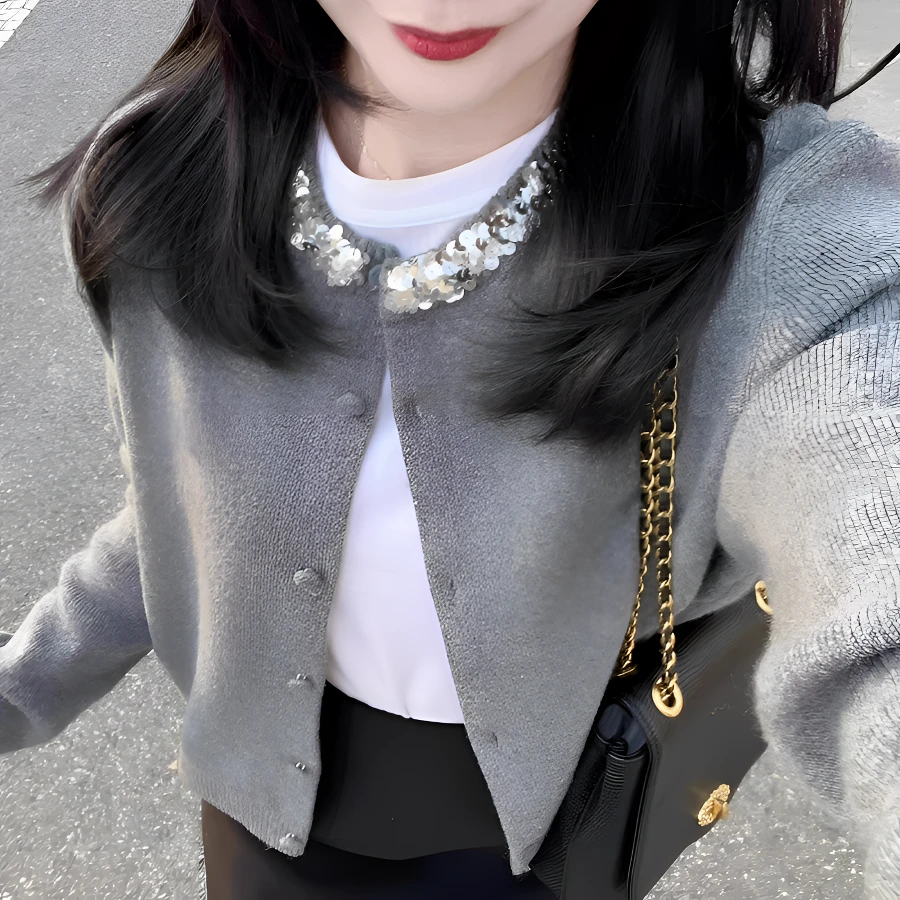 miu系穿搭灰色亮片领针织上衣外套女2024春秋气质小香风毛衣开衫