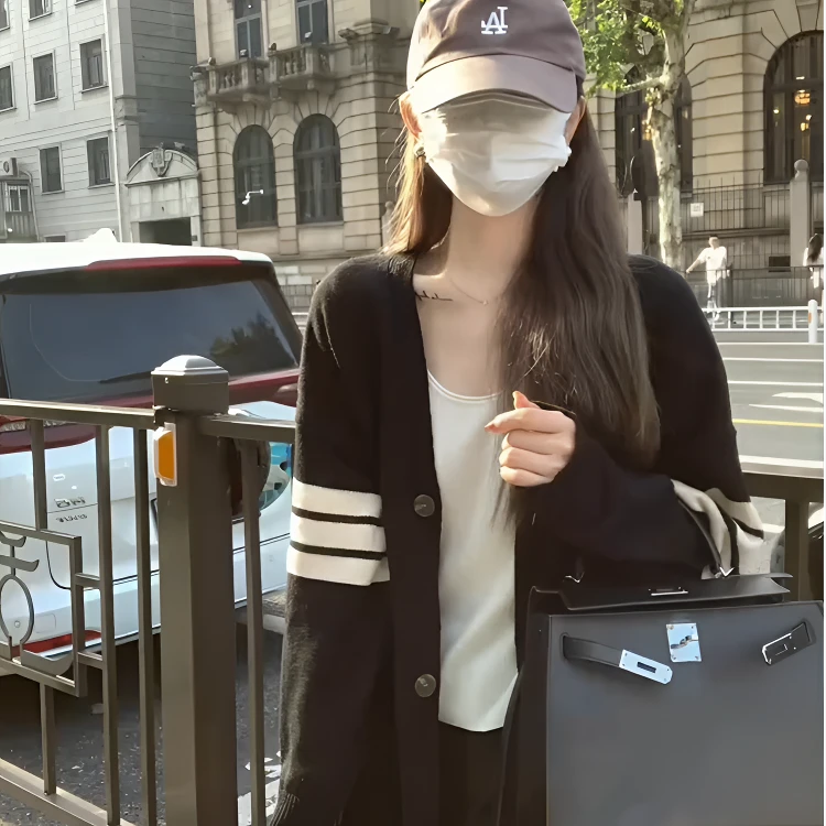 黑色打底开衫上衣女秋冬2024新款高级感宽松慵懒小香风毛衣外套