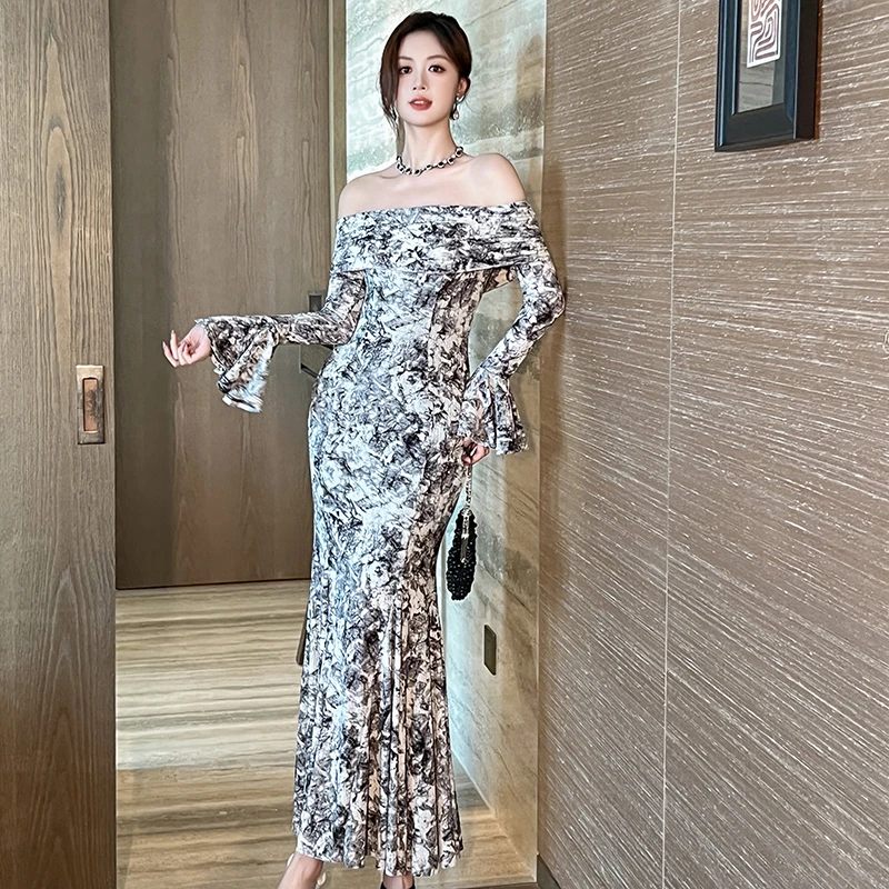 21443一字肩包臀设计感连衣裙修身法式性感长袖显瘦气质复古收腰