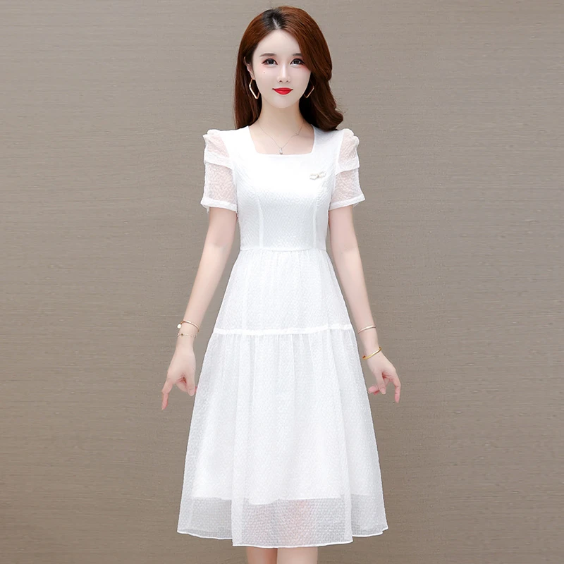 女士高档洋气连衣裙2025年夏季新款法式气质方领纯色小个子连衣裙
