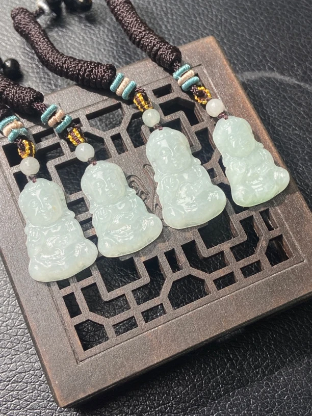 天然缅甸翡翠（A货）宝宝佛吊坠