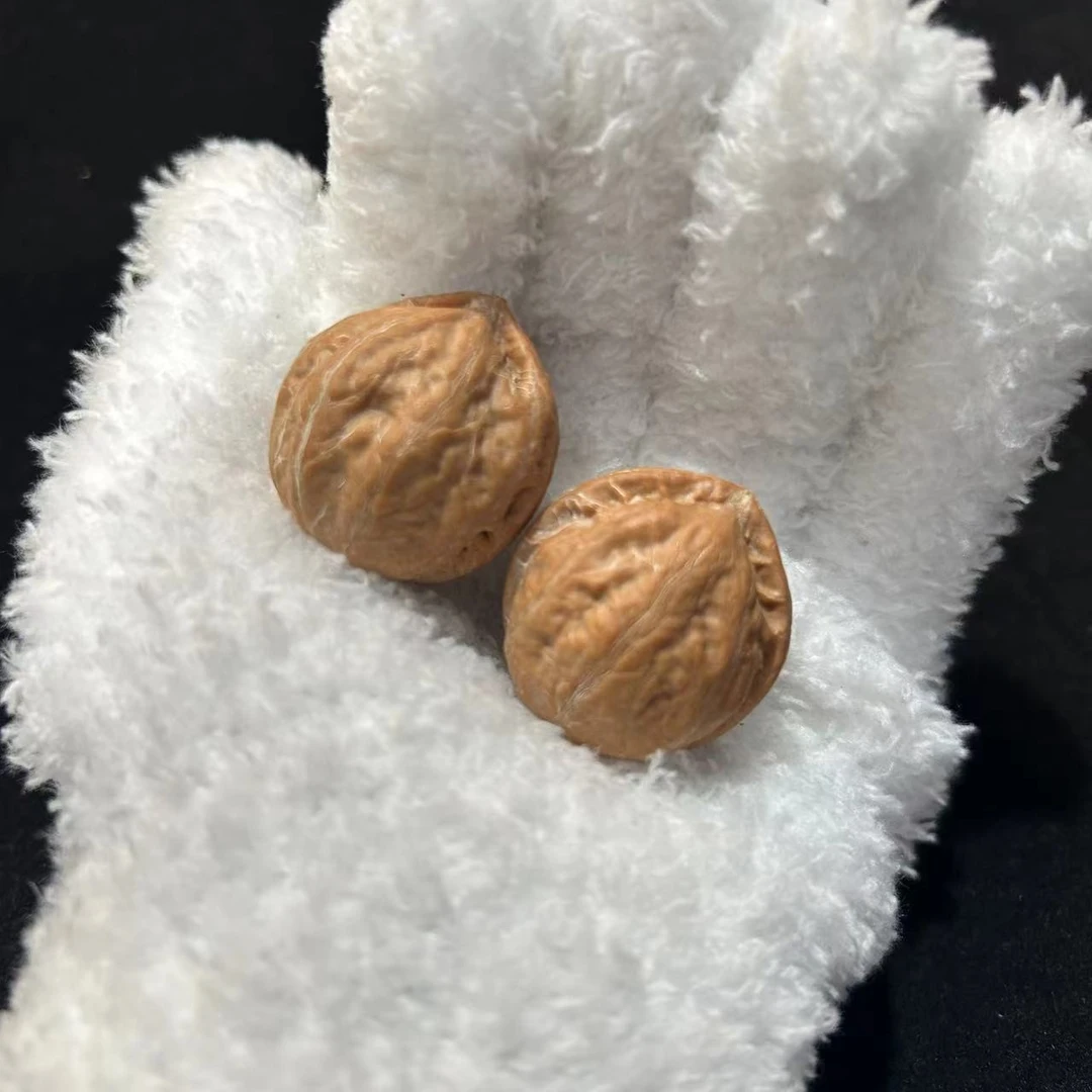 小龙蛋文玩核桃秋子手捻-109