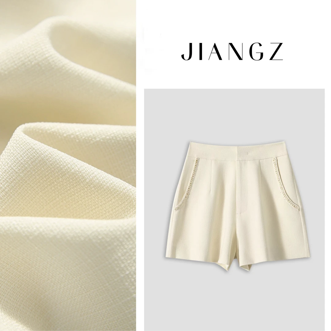panii秋季新款显瘦摩登精致金属链香风短款时髦白色短裤24K3064