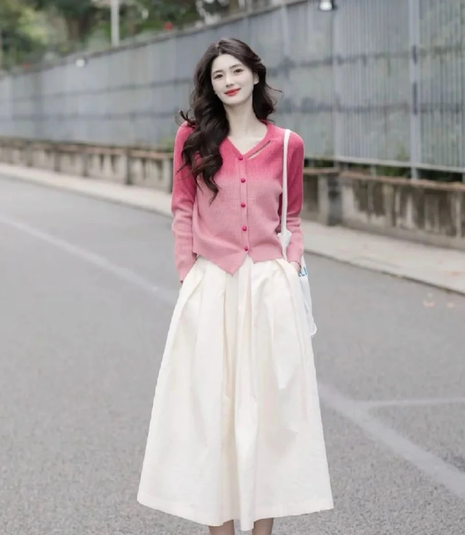 2025秋冬新款穿搭渐变粉女设计感小众不对称短款上衣长袖针织衫