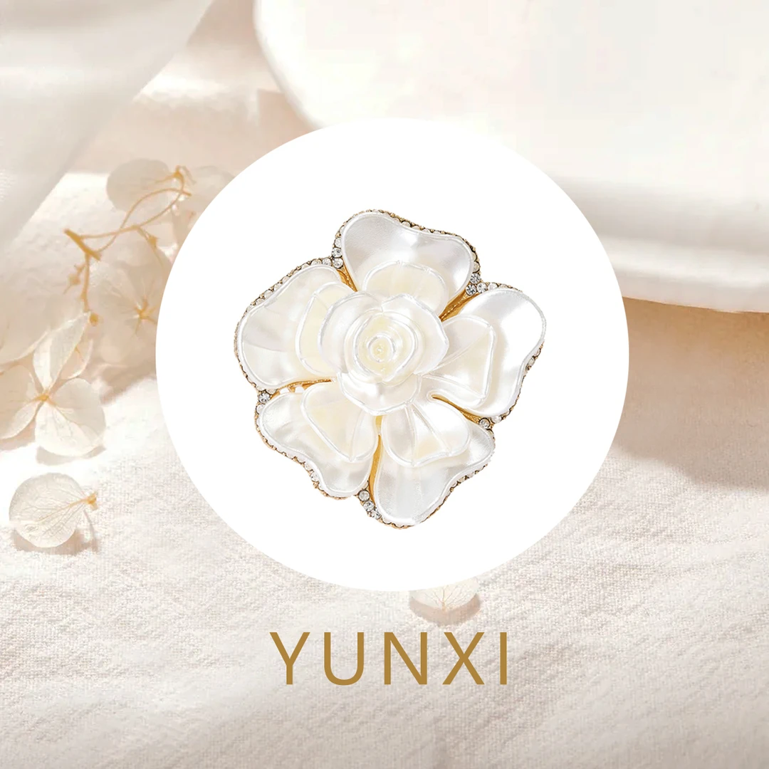 合金胸针 时尚精致素雅轻奢滴油水钻花朵胸针女气质小众设计别针