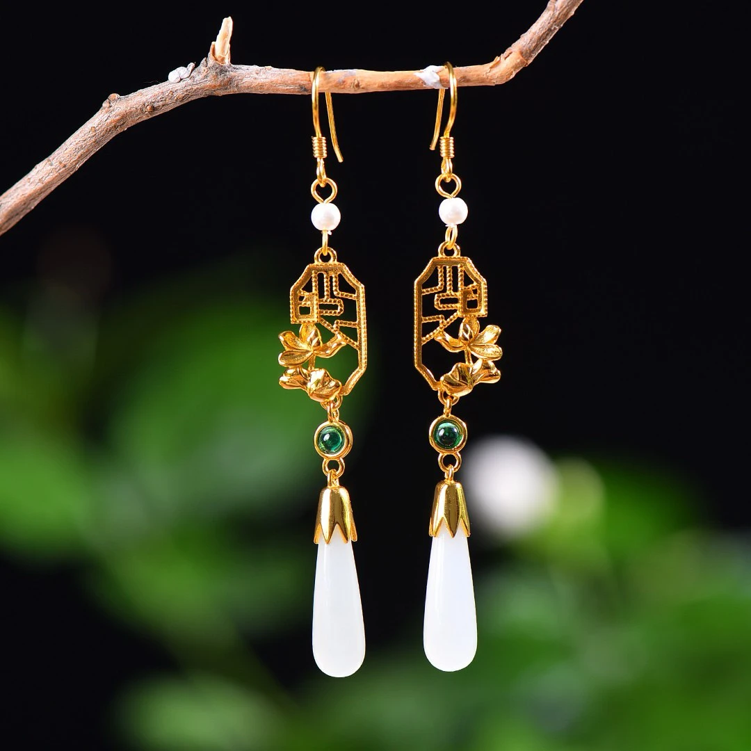 S925银镶嵌天然和田玉玉兰花水滴耳坠7723