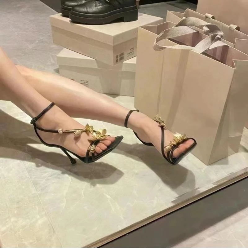 2024新款夏法式方头金玫瑰花高跟鞋女细跟名媛风宴会一字带扣凉鞋