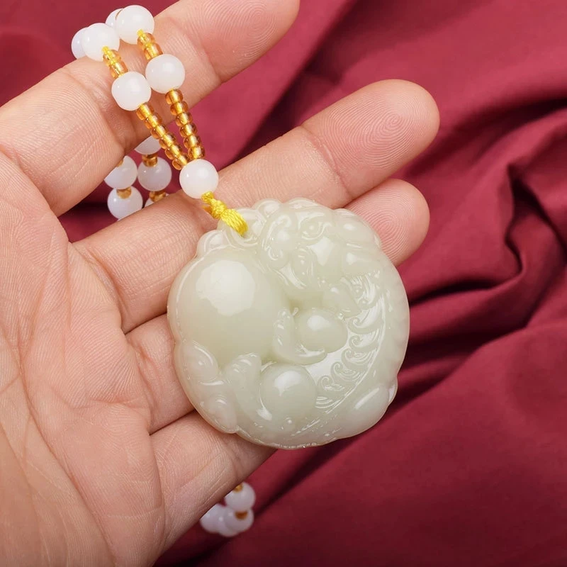 【貔貅抱球】貔貅平安扣白色貔貅抱球毛衣项链吊坠