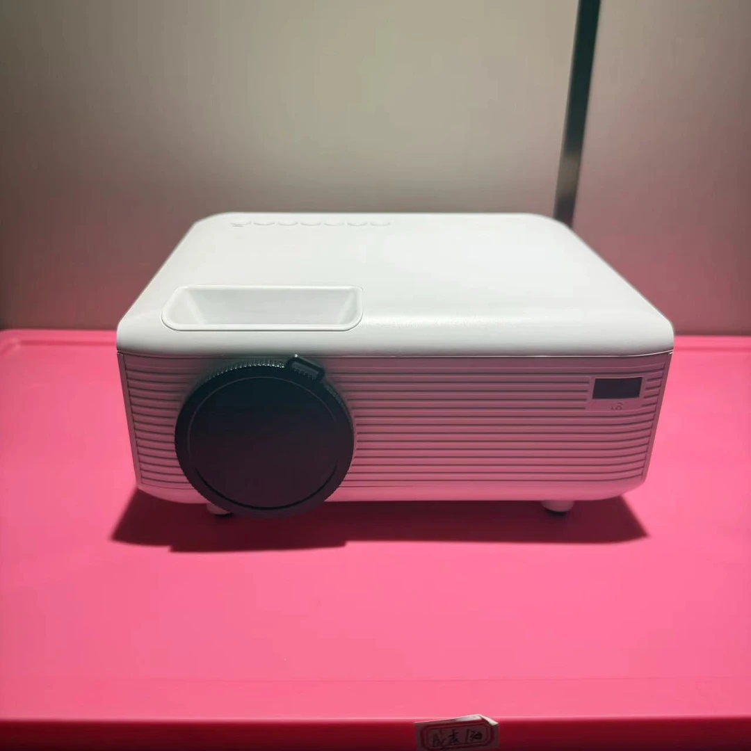 新款智能投影仪超清画质有线家庭影院白墙直投