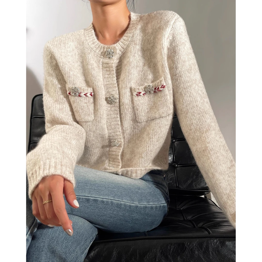 法式气质小香风钻扣毛衣外套短款上衣秋冬宽松洋气时尚针织开衫女