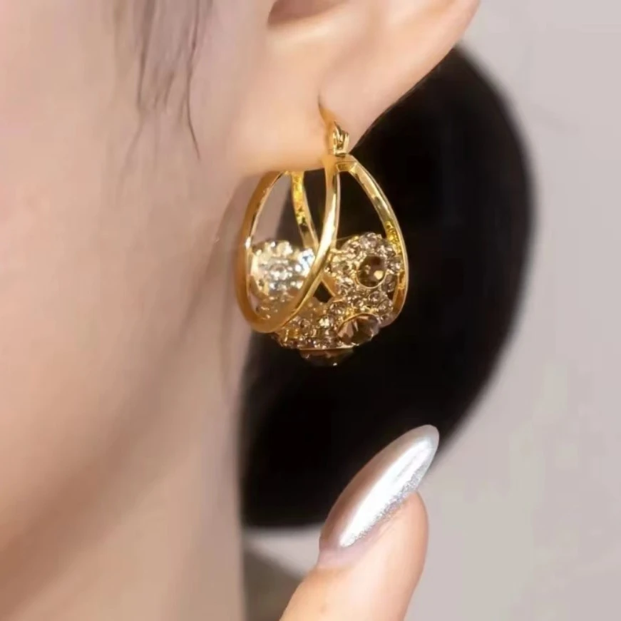 舒啸 铜合金合成锆石耳饰 轻奢高级复古镂空秋冬气质精致耳圈306