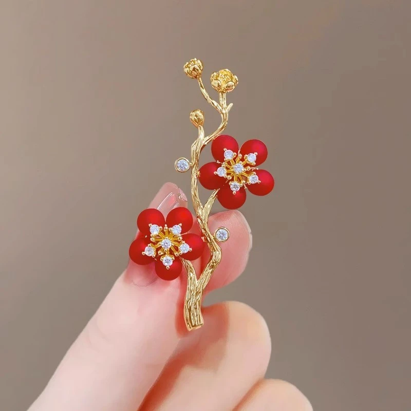 锌合金合成锆石胸针 一枝红色梅花胸针高档女精致古风轻奢设计感