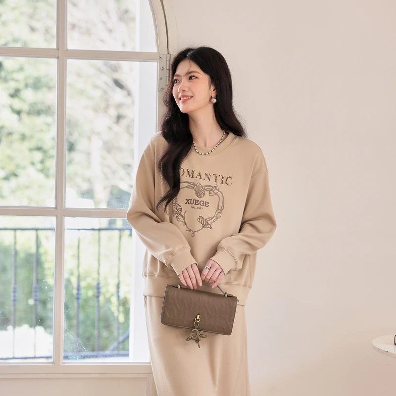 XG雪歌品牌女装2025年新款卫衣XK101512A809