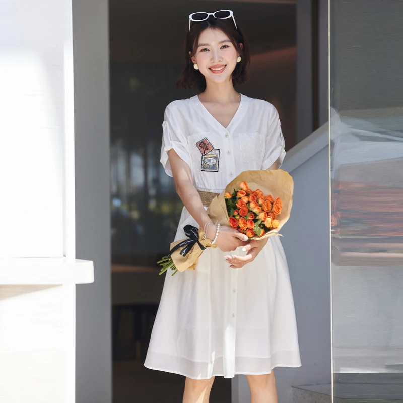 XG雪歌淑女气质V领连衣裙贴布配腰带中长裙XI204001A151