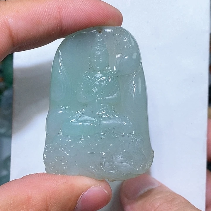 翡翠颈饰未镶嵌菩萨