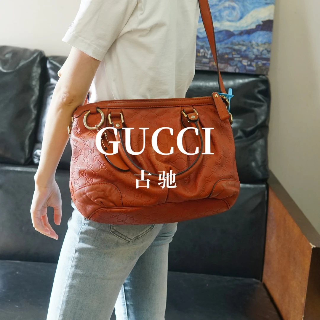 95新 GUCCI/古驰 压纹斜挎包/XD10507001/7001优