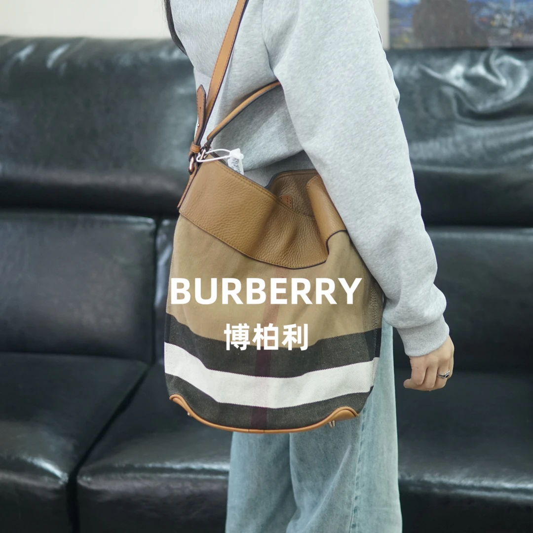 95新 BURBERRY/博柏利 巴宝莉/格纹水桶包/SJ10415699/5699