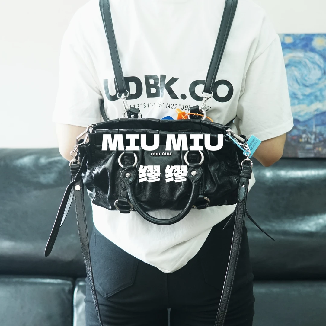 95新 MIU MIU/缪缪 miumiu/黑色单肩包/XS10714015/4015