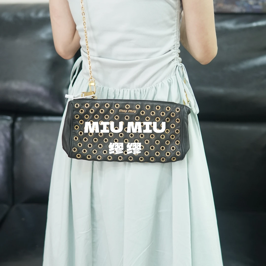 95新 MIU MIU/缪缪 黑金链条斜挎包/SP09323076/3076