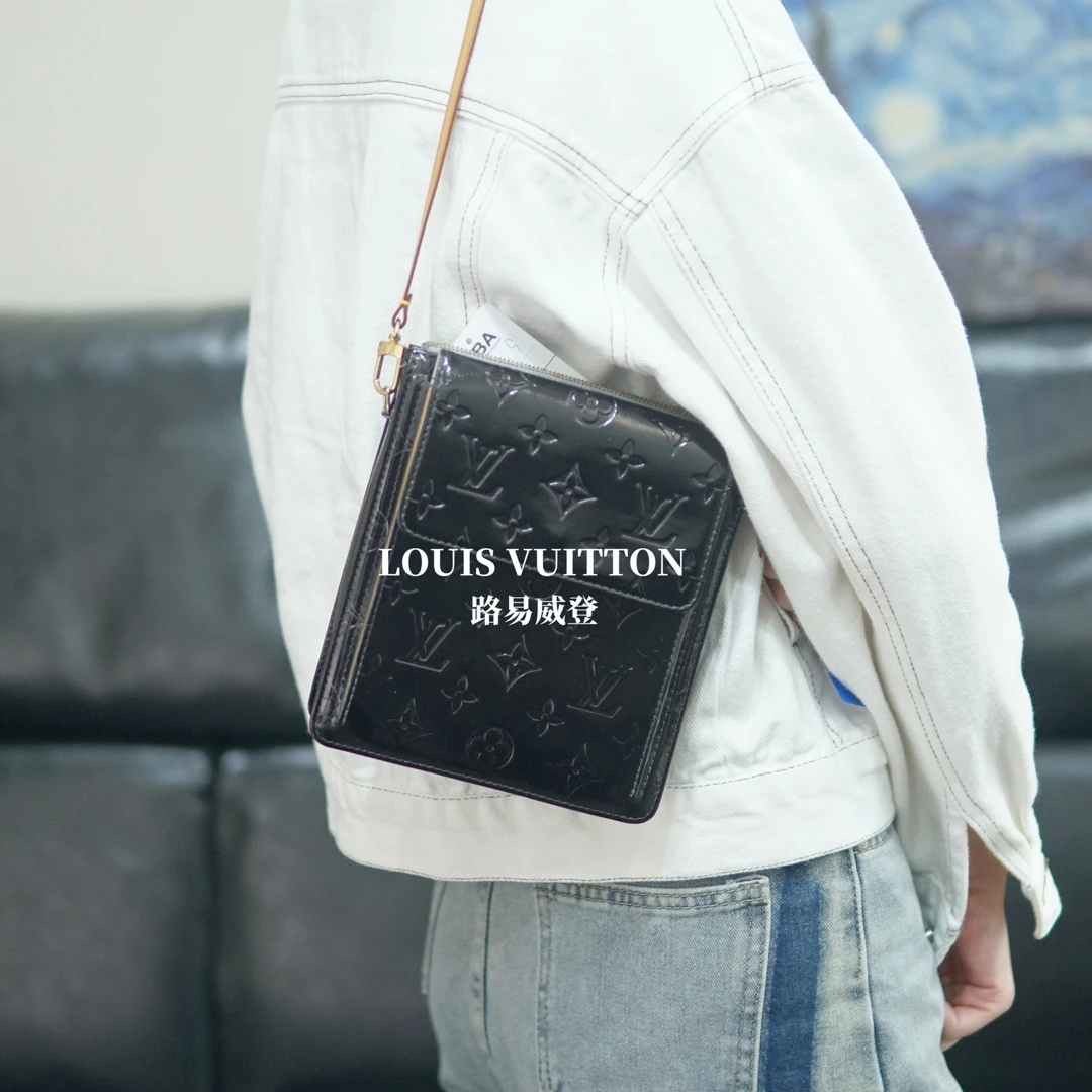 95新 LouisVuitton/路易威登 LV/漆皮翻盖包/BB09419087/9087