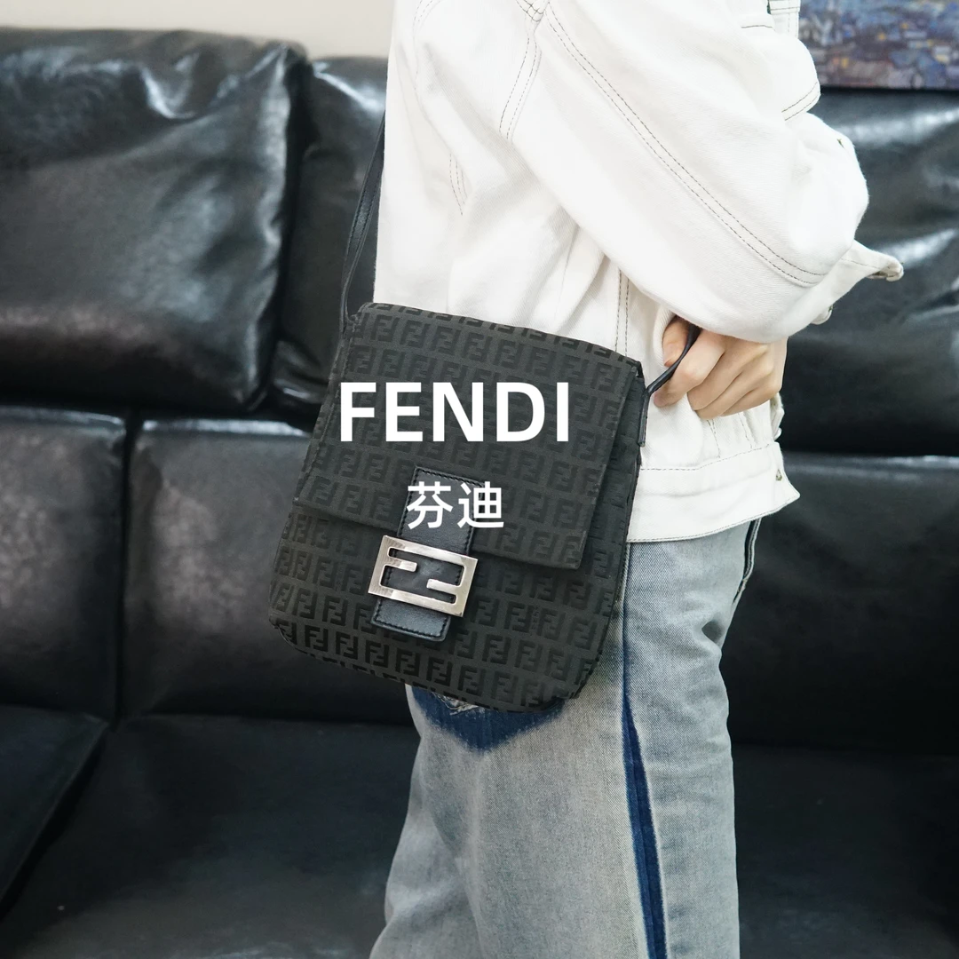 95新 FENDI/芬迪 老花斜挎包/SP10624021/4021